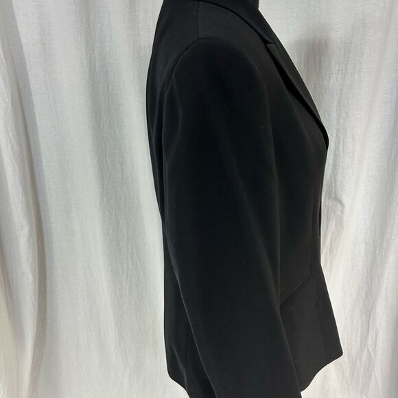 Kasper 10P Black Blazer  Notched Lapels and Structured Shoulders silver buttons - Picture 4 of 10